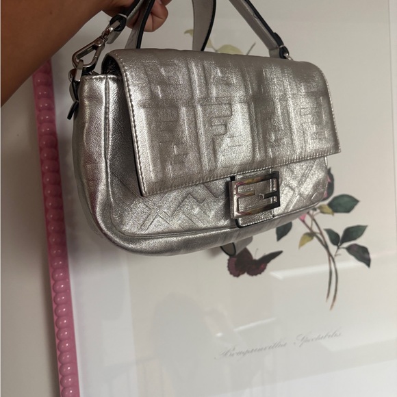Fendi Silver baguette bag - Picture 4 of 7